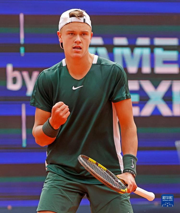 在半决赛中 在半决赛中